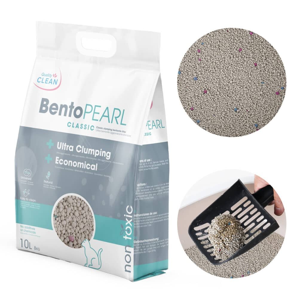 Sac BentoPearl Classic avec gros plan sur les billes de bentonite et une pelle qui retire un agglomérat