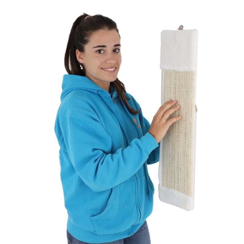 Griffoir d'angle Zolia en sisal présenté contre un mur, visuel officiel Zoomalia
